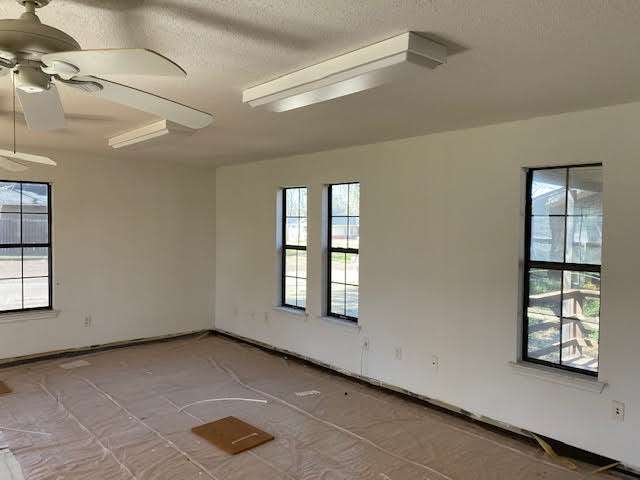 More Photos Of 500 E Corsicana St, Athens Freestanding For Lease