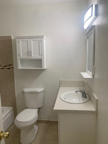 More Photos Of 437-443 W Valencia Dr, Fullerton Apartments For Sale