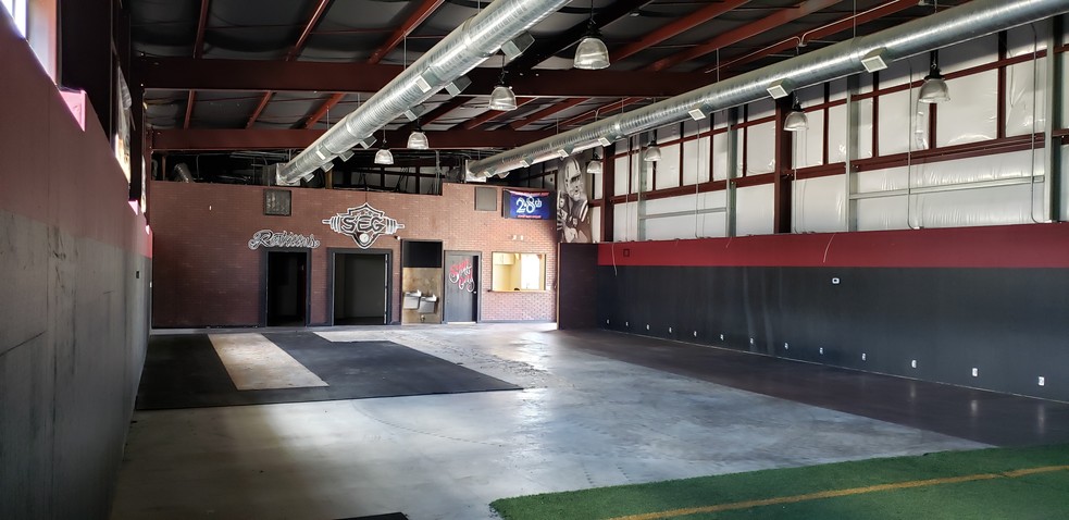 More Photos Of 400 Cheyenne Dr, Killeen Showroom For Lease