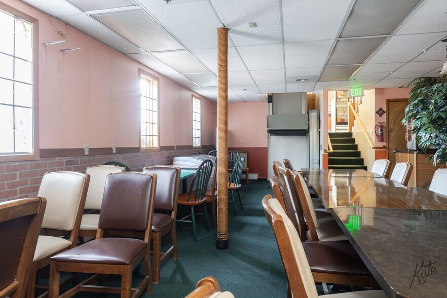 More Photos Of 2001 Airport Way, Fairbanks Restaurant For Sale