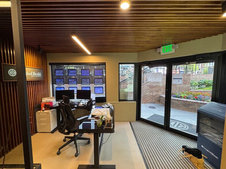 More Photos Of 520 E Durant Ave, Aspen General Retail For Lease