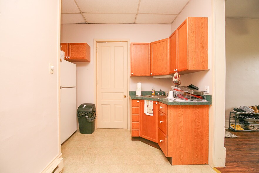 More Photos Of 2102 S Lehigh Ave, Whitehall Apartments For Sale