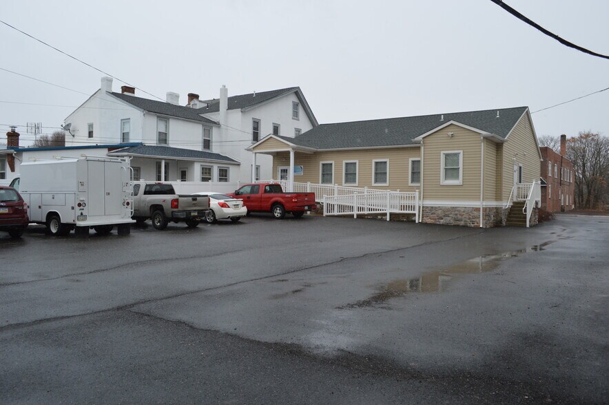 More Photos Of 66 N Main St, Sellersville Medical For Lease