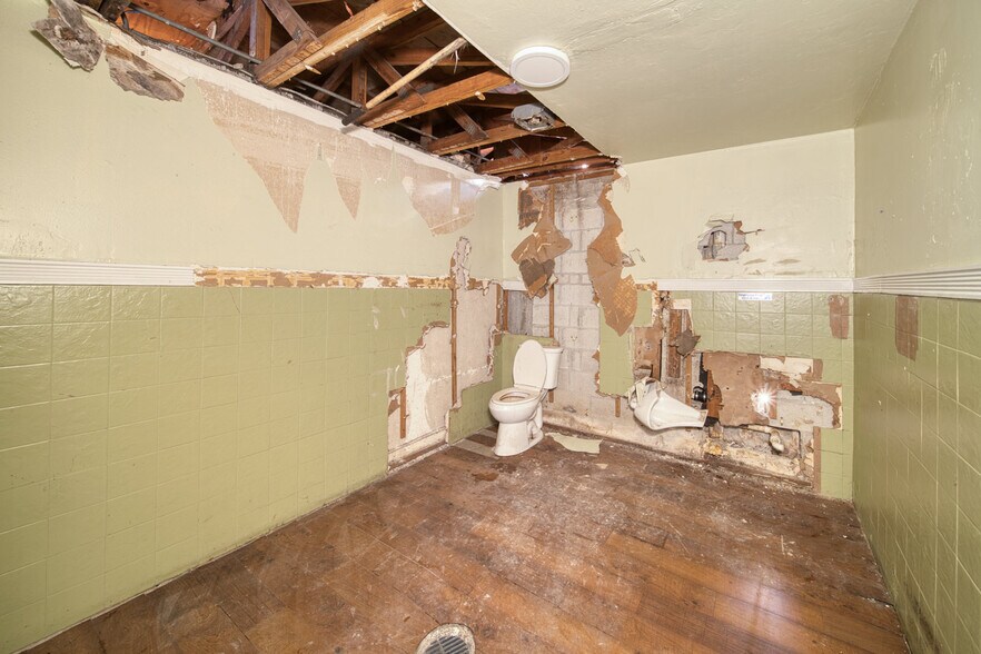 More Photos Of 601 NW 22nd Rd, Fort Lauderdale Restaurant For Sale