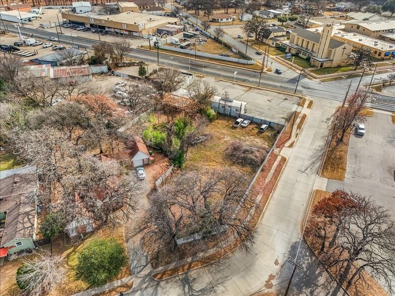 More Photos Of 3509 E Belknap St, Fort Worth Auto Dealership For Sale