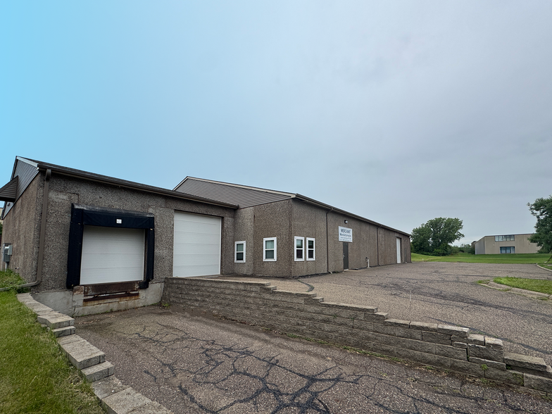 More Photos Of 9781 86th Ave N, Maple Grove Warehouse For Lease