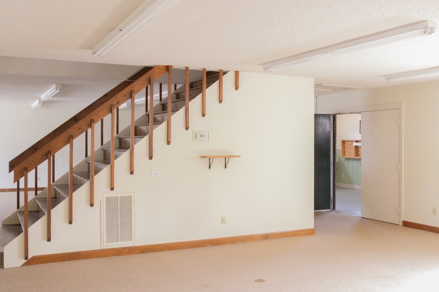 More Photos Of 212 W Water St, Plymouth Office Residential For Lease