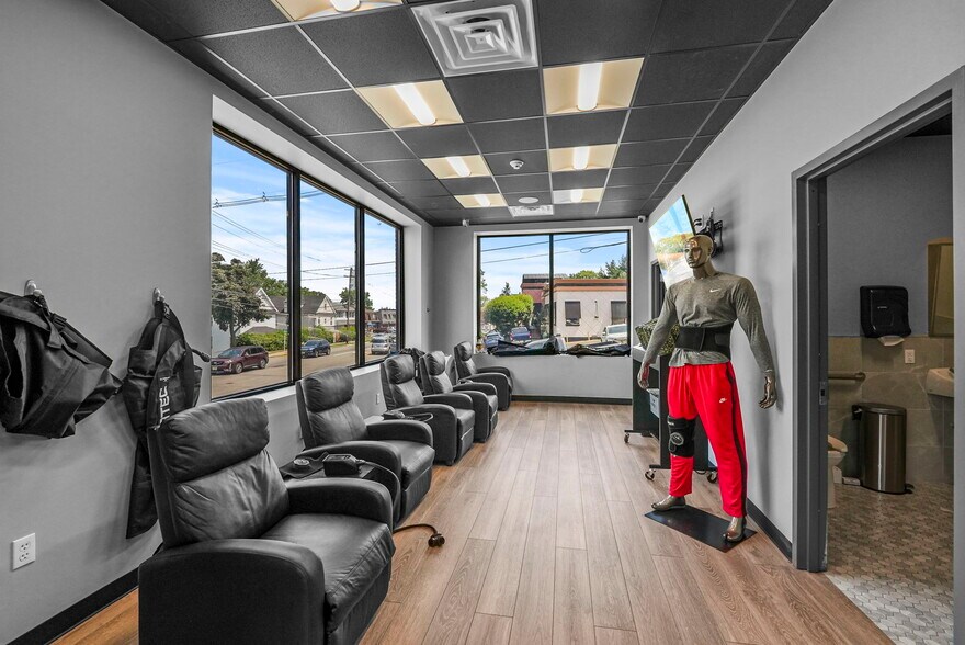 More Photos Of 530-540 Bergen Blvd, Ridgefield Office For Sale