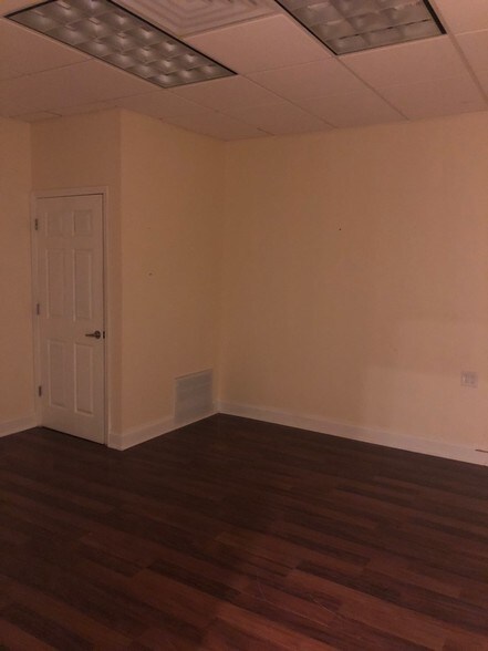 More Photos Of 12600-12650 S Kroll Dr, Alsip Warehouse For Lease