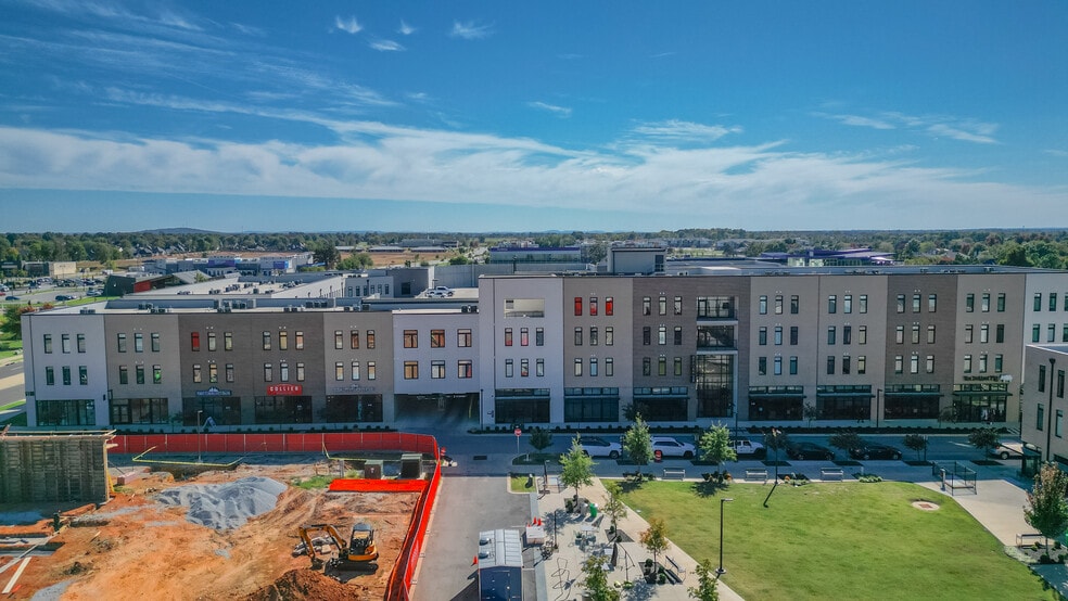 More Photos Of 5100 W Park Dr, Rogers Unknown For Lease