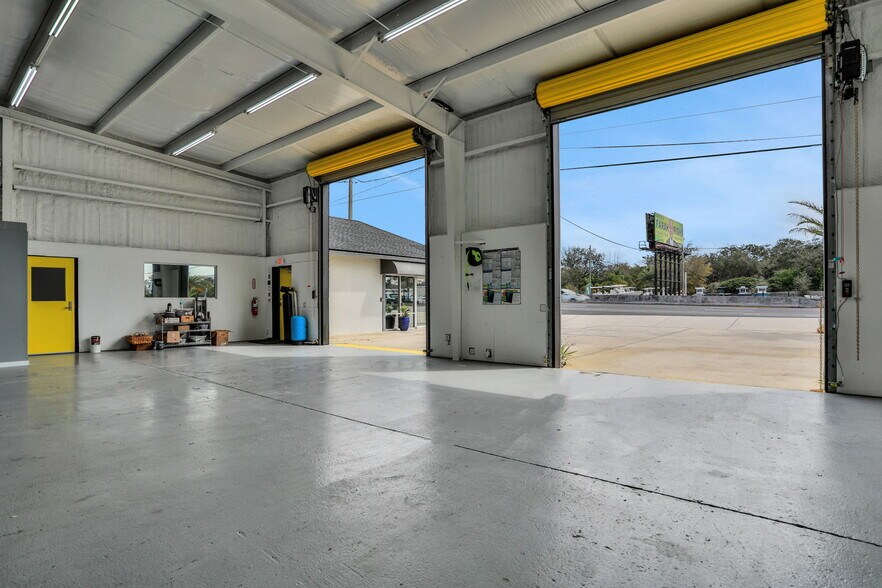 More Photos Of 13755 Atlantic Blvd, Jacksonville Light Manufacturing For Lease