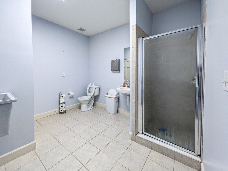 More Photos Of 9310 Old Kings Rd S, Jacksonville Office For Sale