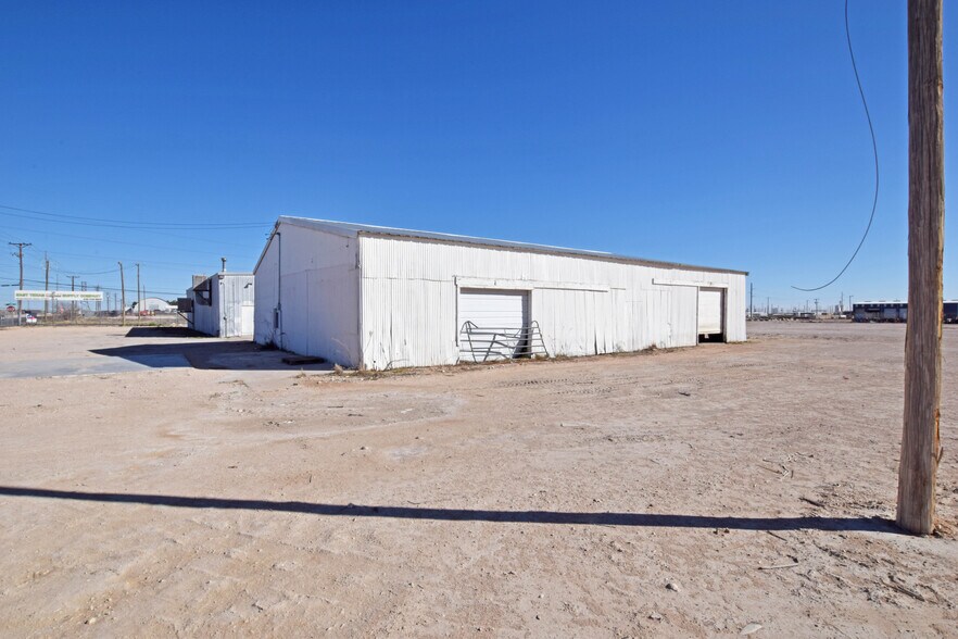 More Photos Of 302 Industrial Ave, Odessa Warehouse For Sale
