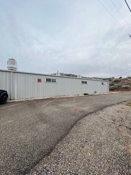 More Photos Of 590 N Main St, Leeds Manufacturing For Sale