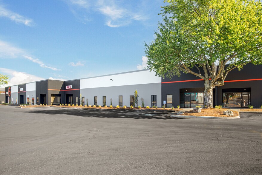 More Photos Of 5743 NE Columbia Blvd, Portland Unknown For Lease