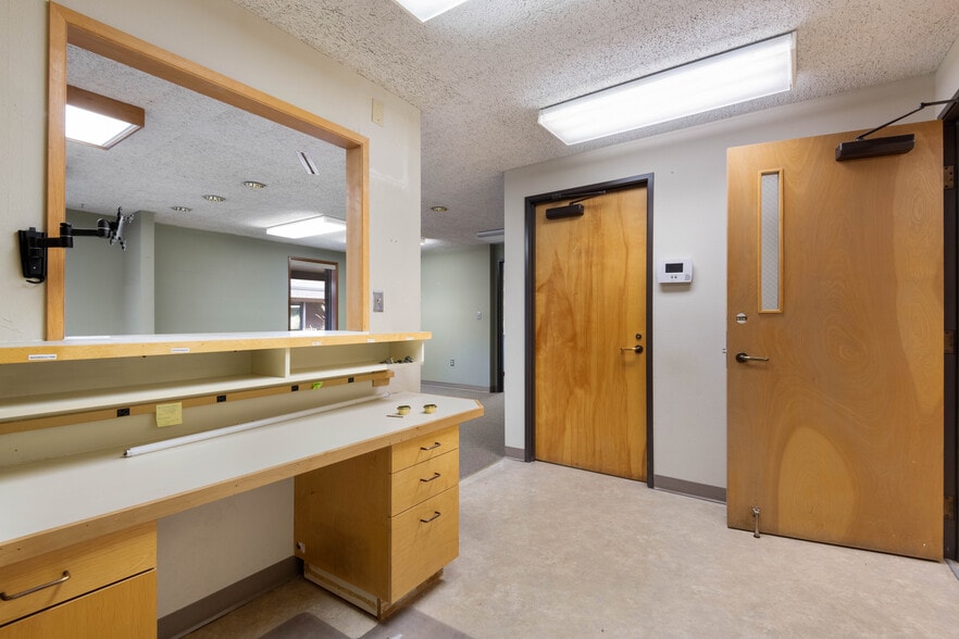 More Photos Of 1200 N 14th Ave, Pasco Medical For Sale