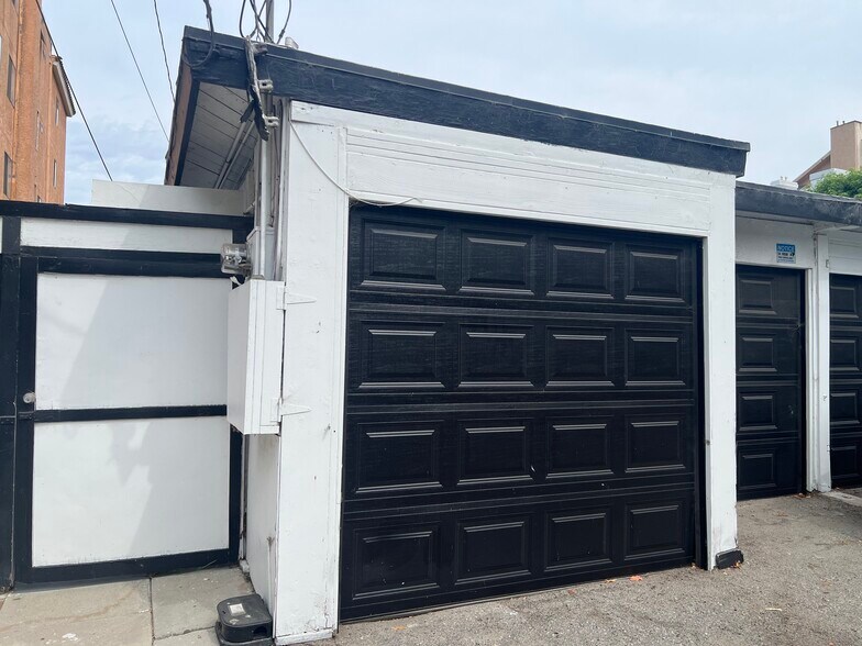 More Photos Of 2403 Louella Ave, Venice Apartments For Sale