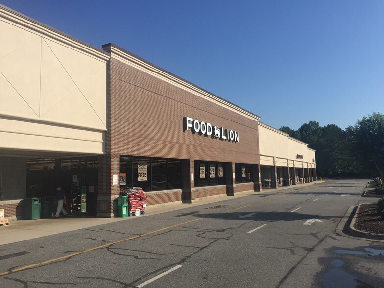 Primary Photo Of 5275-5289 US Hwy 158, Advance Storefront For Lease