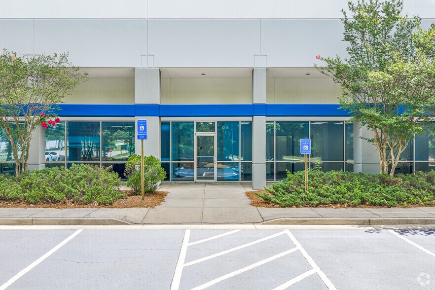 More Photos Of 125 Southside Ct, McDonough Distribution For Lease