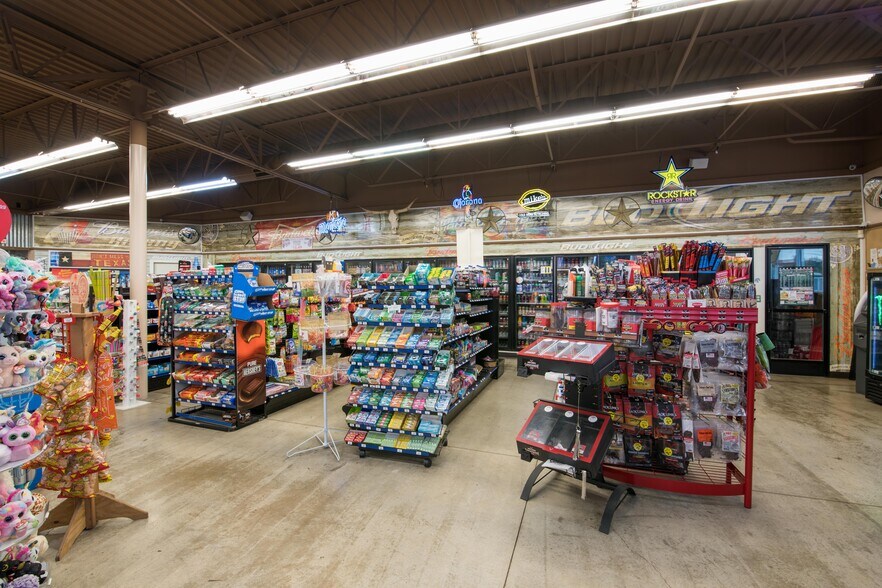 More Photos Of 6597 Azle Ave, Lake Worth Service Station For Sale