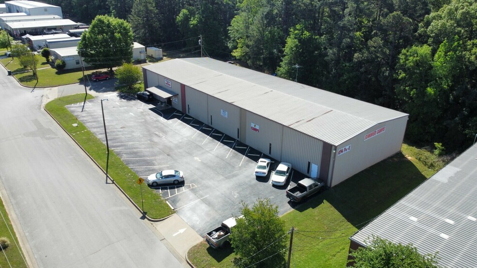 Primary Photo Of 1937 Deerbrook Dr, Tyler Warehouse For Lease