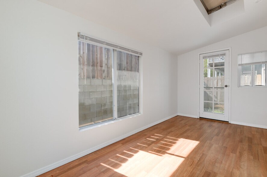More Photos Of 615-617 Truly Terrace, Vista Apartments For Sale