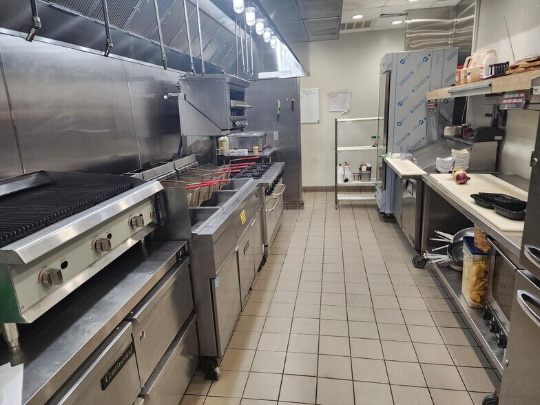 More Photos Of 309 Oak Dr, Lexington Restaurant For Sale