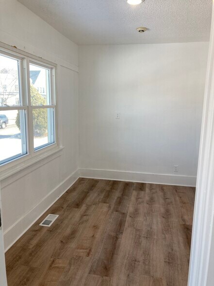 More Photos Of 736 N Washington St, Naperville Loft Creative Space For Lease