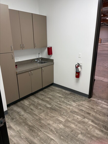More Photos Of 2082 E Gladwick St, Compton Industrial For Lease