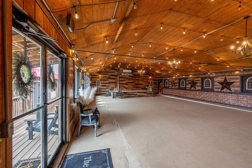 More Photos Of 4241 Lee Hwy, Pulaski Lodge Meeting Hall For Sale