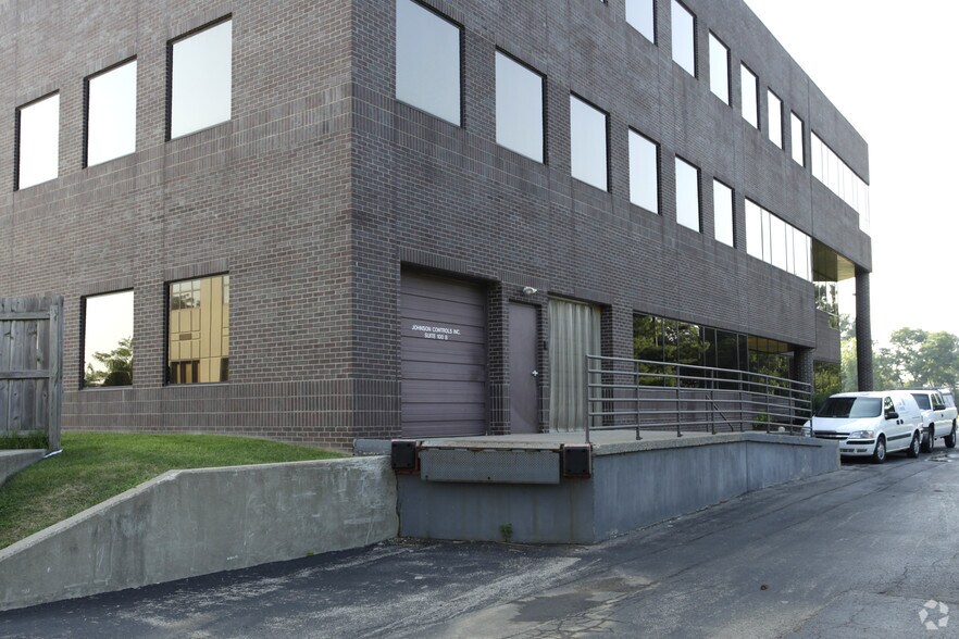 More Photos Of 9410 Bunsen Pky, Louisville Unknown For Lease