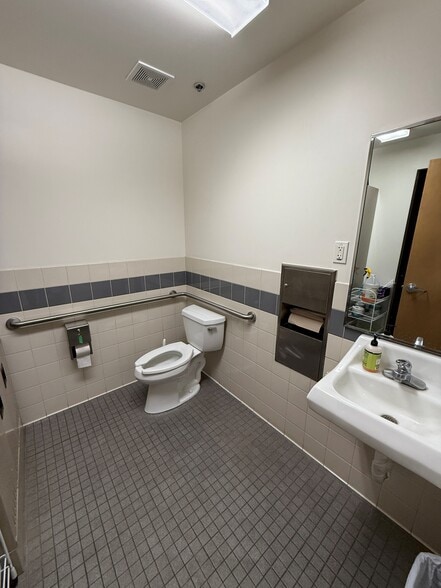 More Photos Of 355 Piercy Rd, San Jose Research And Development For Sale