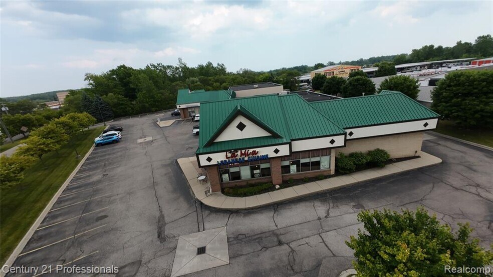 More Photos Of 43970-44002 Gratiot Ave, Clinton Township Unknown For Lease