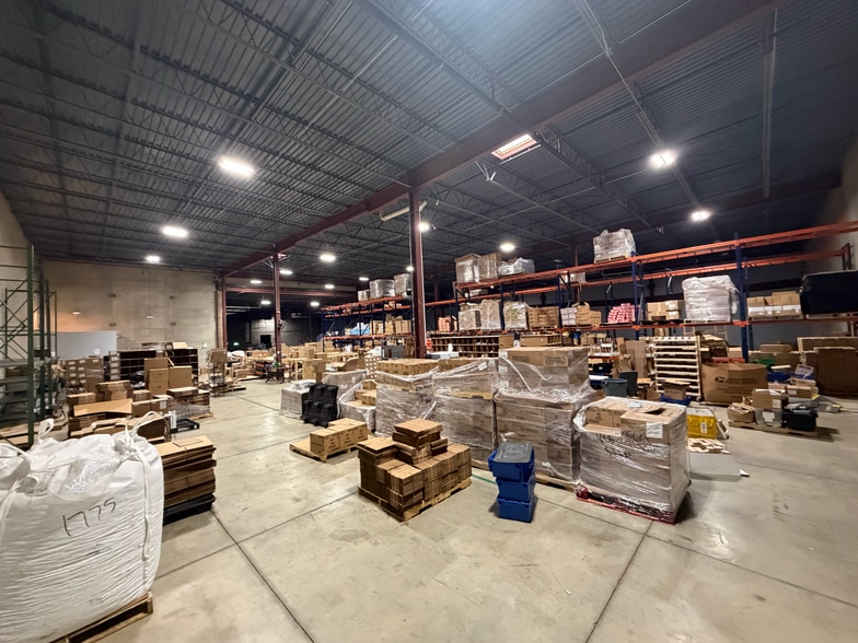 More Photos Of 210 Mittel Dr, Wood Dale Warehouse For Lease
