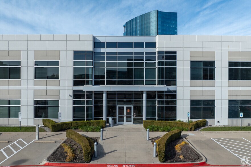 More Photos Of 5550 Granite Pky, Plano Office For Lease