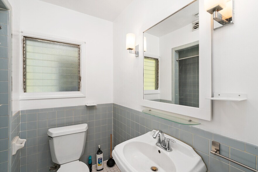 More Photos Of 934 N La Jolla Ave, West Hollywood Apartments For Sale