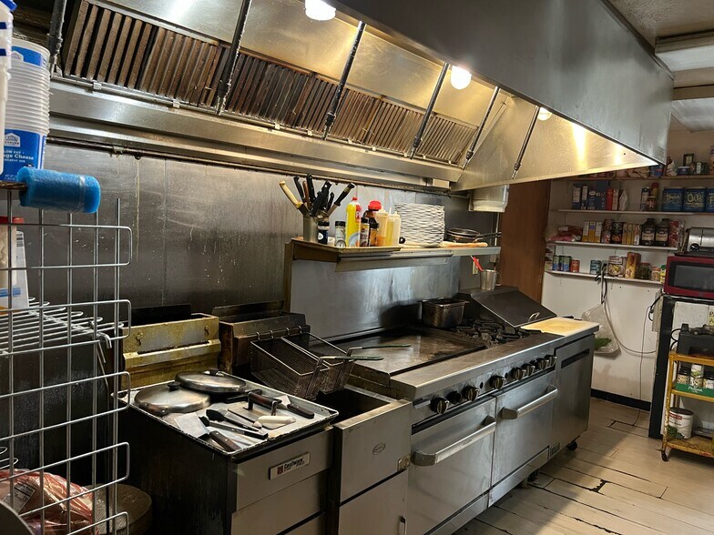 More Photos Of 641 Massillon Rd, Akron Restaurant For Sale