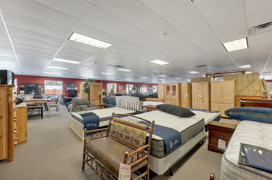 More Photos Of 1210 White Mountain Hwy, Ossipee Freestanding For Sale