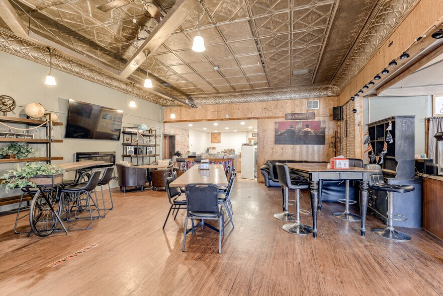 More Photos Of 644 Main St, North Bend Restaurant For Sale