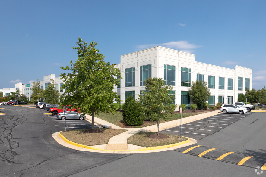 Primary Photo Of 3076 Centreville Rd, Herndon Office For Lease