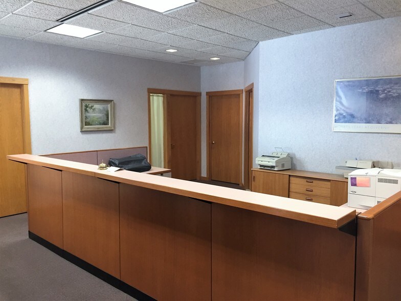 More Photos Of 1 Darling Dr, Avon Office For Sale