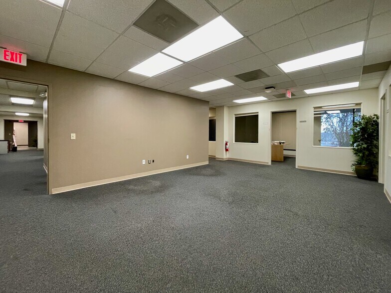 More Photos Of 90 Grove St, Ridgefield Medical For Sale