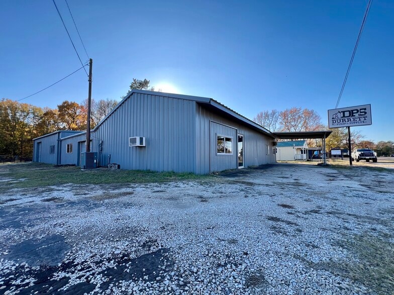 Primary Photo Of 402 Bermuda st, Quitman Flex For Sale