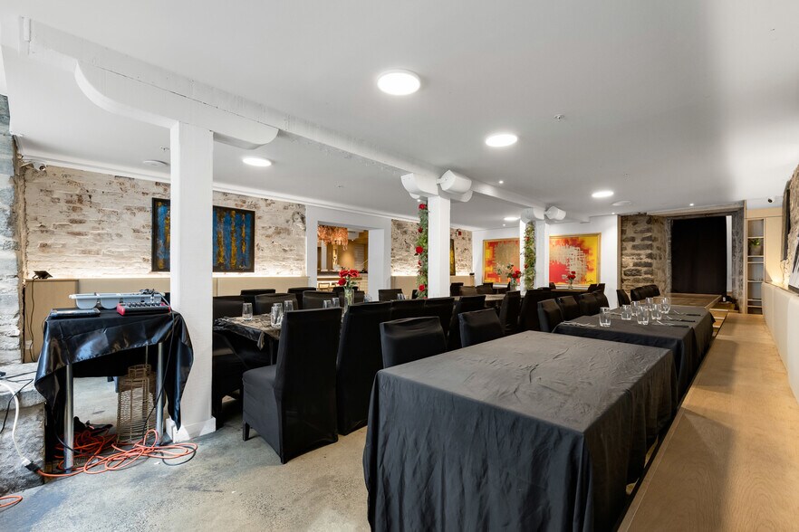 More Photos Of 368-372 Rue Saint-Paul O, Montréal Apartments For Lease