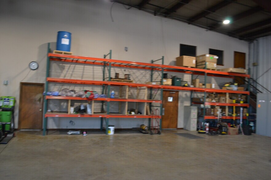 More Photos Of 1111 W 3rd St, Rushville Freestanding For Lease