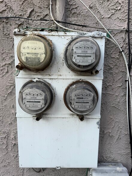 More Photos Of 326 S Bonnie Brae St, Los Angeles Apartments For Sale