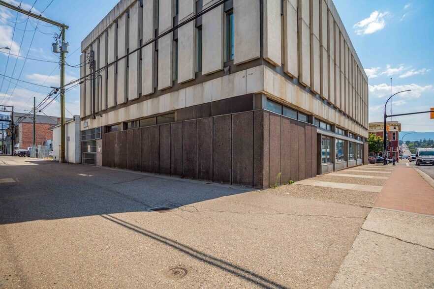More Photos Of 3131 30 Ave, Vernon Office For Sale