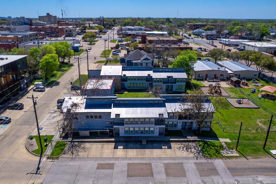 More Photos Of 300 N Parker Ave, Bryan Apartments For Sale