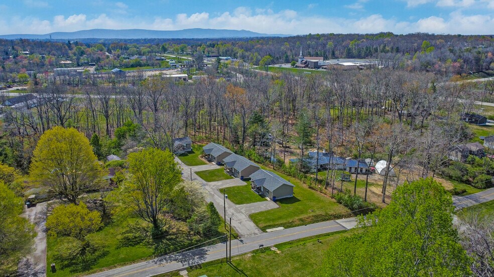 More Photos Of 10 Anthony St, Crossville Multifamily For Sale