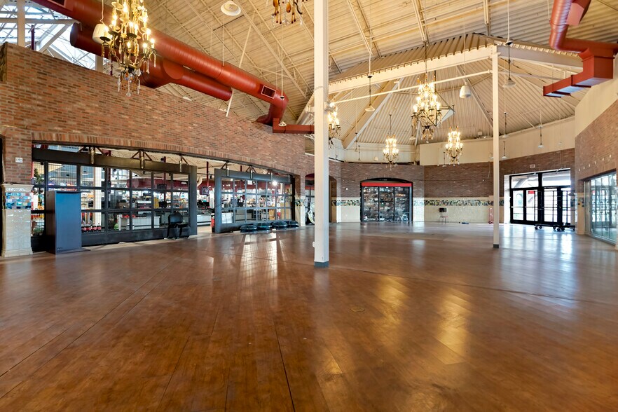 More Photos Of 5869 S Alkire St, Littleton Freestanding For Lease